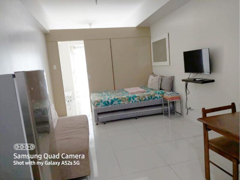 SMDC Taal Lake Staycation Condo Without Balcony Parking and Pool Not Free No Credit Card (Standard Quadruple Room)